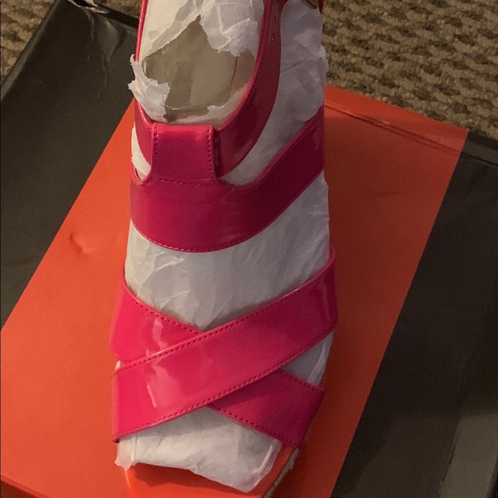 Never worn Guess wedged Sandals size 10